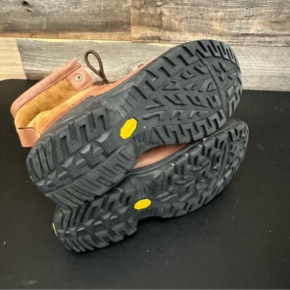 UGG Unisex Butte II Cwr Boot US 4 Big Kids Youth S/N 1005582K - Picture 8 of 9